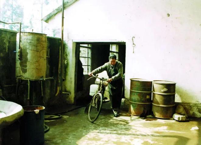 了一勺盐浙江父子却靠它撑起一个千亿帝国pg电子免费模拟器花2000元冤枉钱买(图7) 了一勺盐浙江父子却靠它撑起一个千亿帝国pg电子免费模拟器花2000元冤枉钱买(图7)