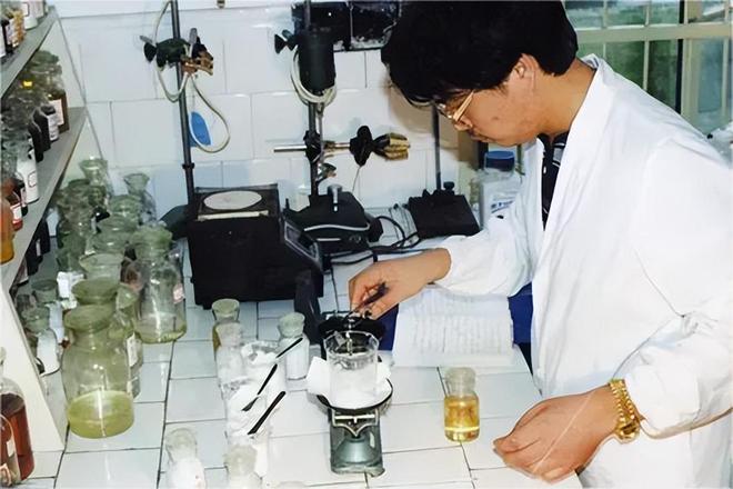 了一勺盐浙江父子却靠它撑起一个千亿帝国pg电子免费模拟器花2000元冤枉钱买(图14) 了一勺盐浙江父子却靠它撑起一个千亿帝国pg电子免费模拟器花2000元冤枉钱买(图14)