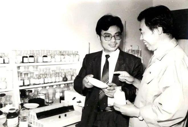 了一勺盐浙江父子却靠它撑起一个千亿帝国pg电子免费模拟器花2000元冤枉钱买(图16) 了一勺盐浙江父子却靠它撑起一个千亿帝国pg电子免费模拟器花2000元冤枉钱买(图16)